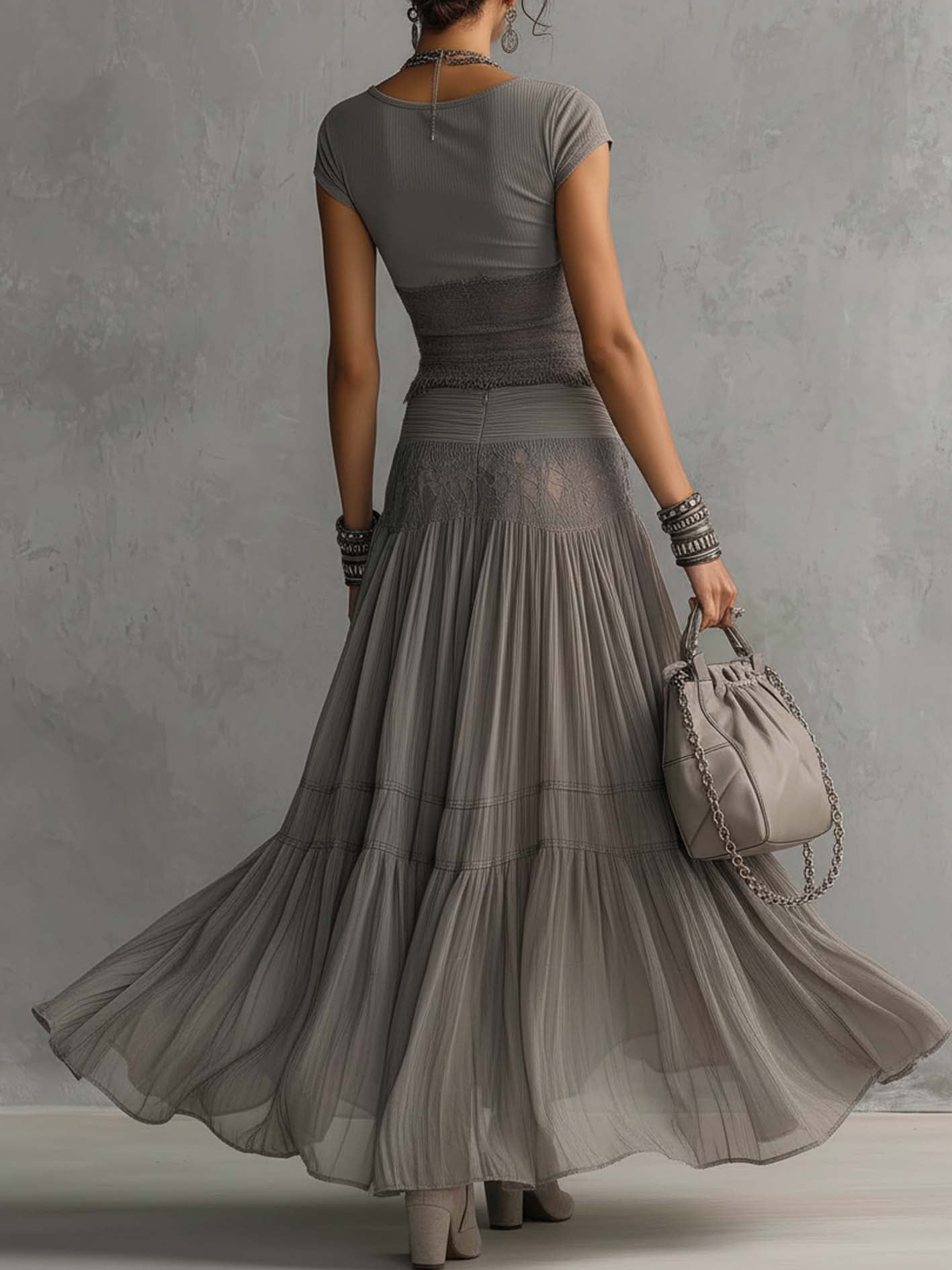 Alba™ | Gray set with lace top and long pleated skirt