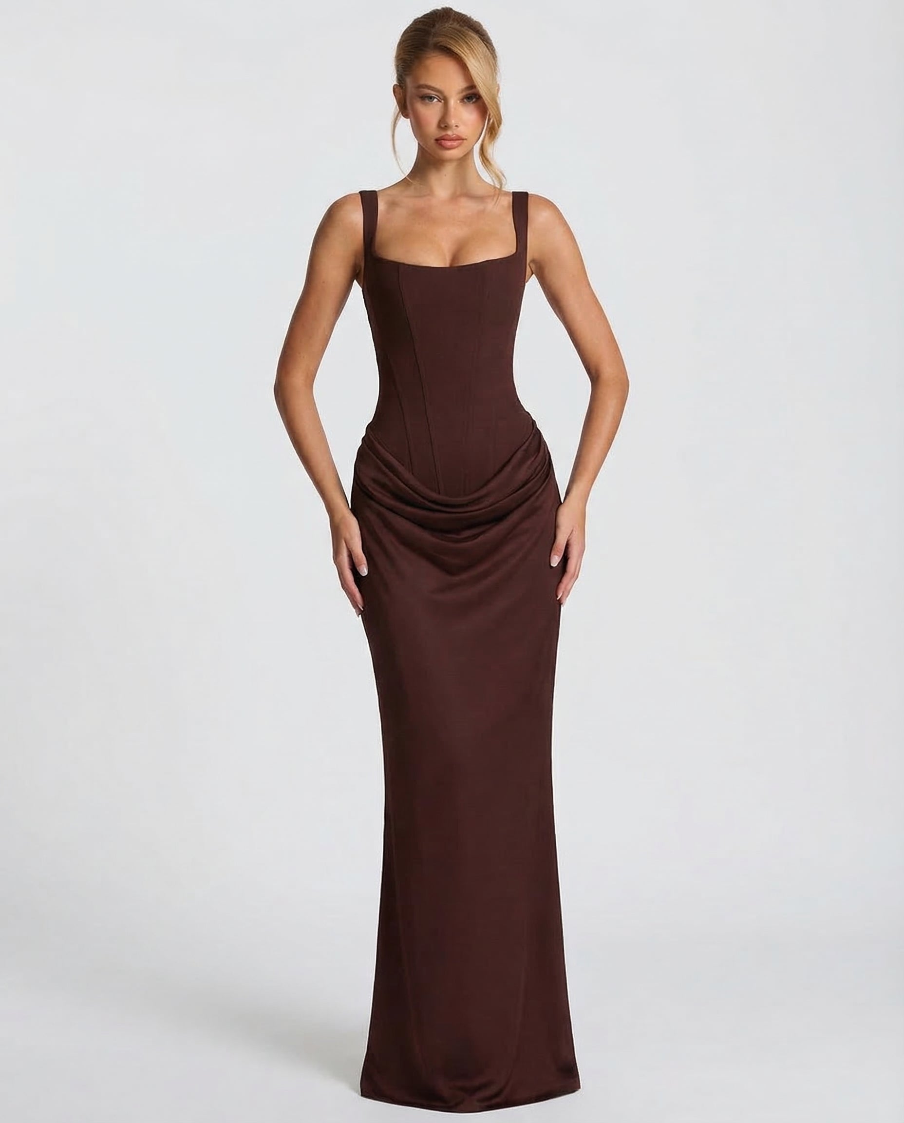 AMARA | Maxi Hourglass — The Silhouette that Stops You in Your Tracks