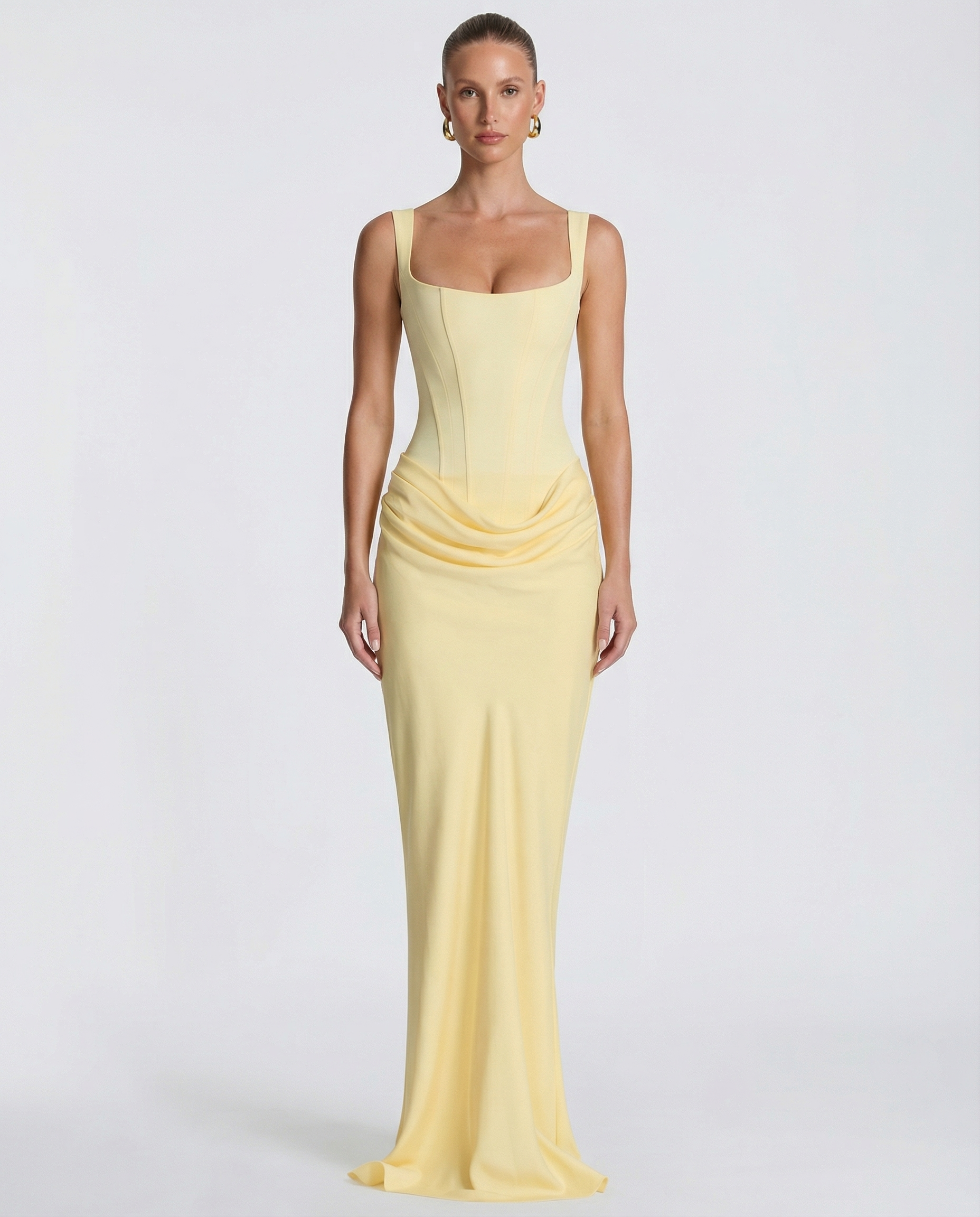 AMARA | Maxi Hourglass — The Silhouette that Stops You in Your Tracks
